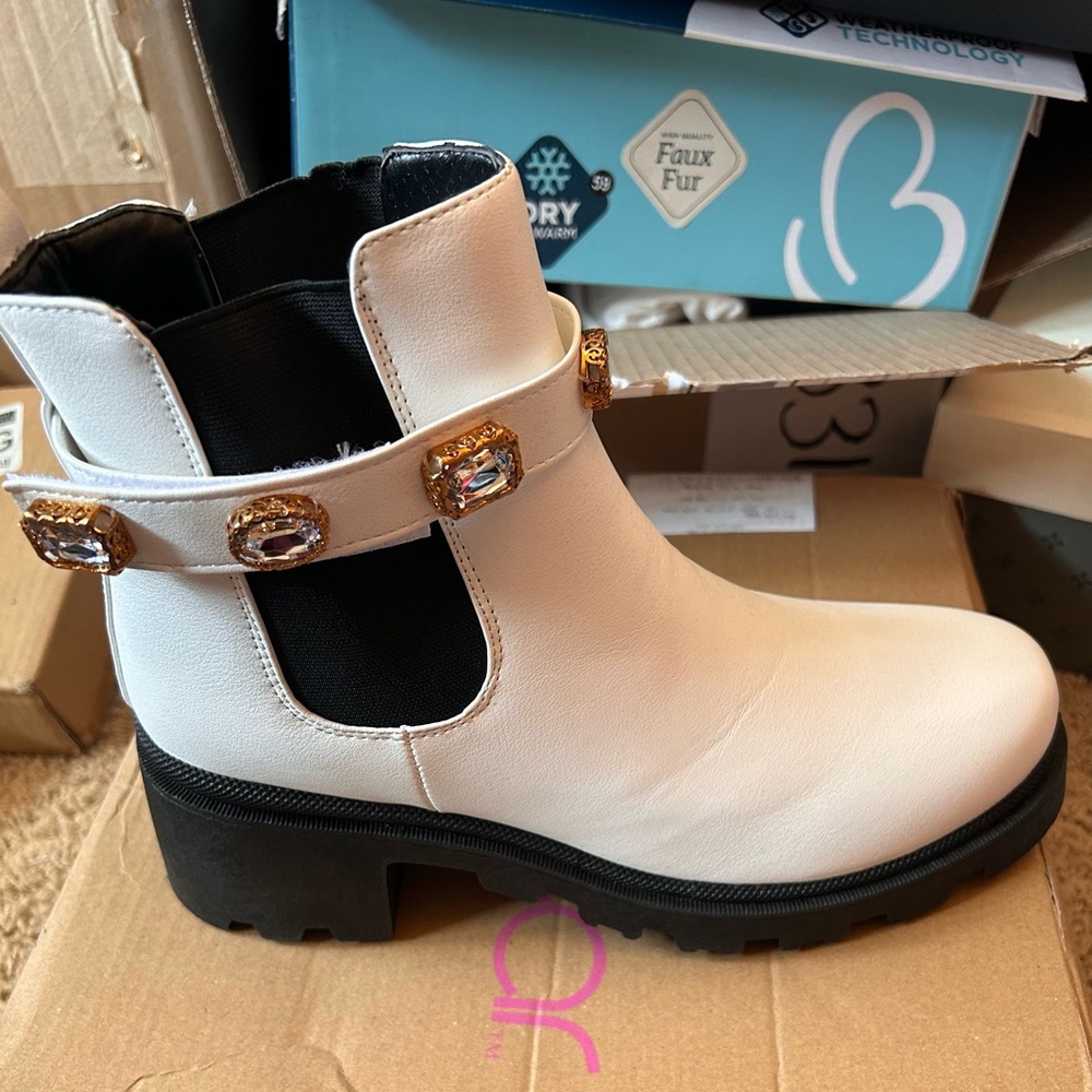 Elegant White Ankle Boots with Gold Accents